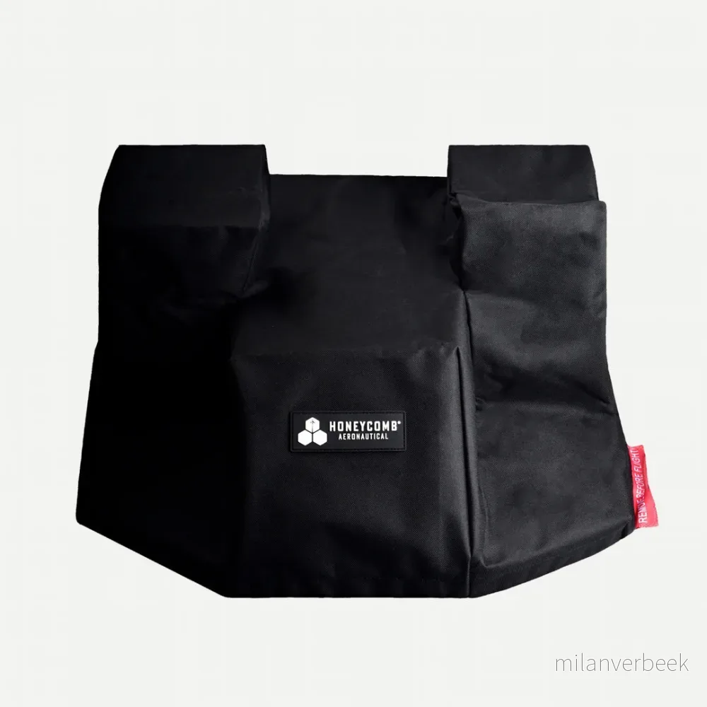 HONEYCOMB - DUST COVER FOR CHARLIE v:4511766