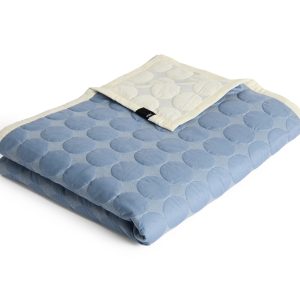 HAY – Mega Dot Sengeteppe – B195 x L245 cm – Støvet Blå – Dusty Blue – Gratis frakt v:2422905