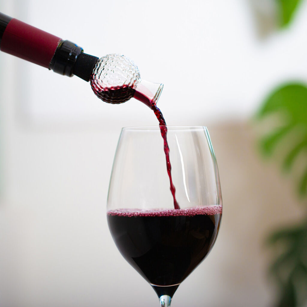 Kikkerland – Golf Wine Aerator – 1.5 inches in diameter and 3.25 inches in height v:4928021