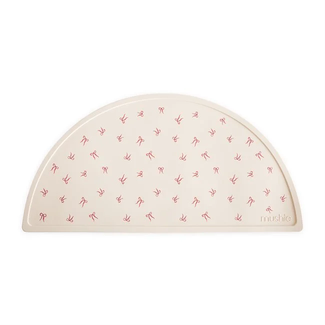 Mushie - Silicone Mat - Bows - 48 x 23 cm v:3637474