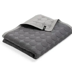 HAY – Mega Dot Sengeteppe – B260 x L260 cm – Mørkegrå – Dark Grey – Gratis frakt v:1577317
