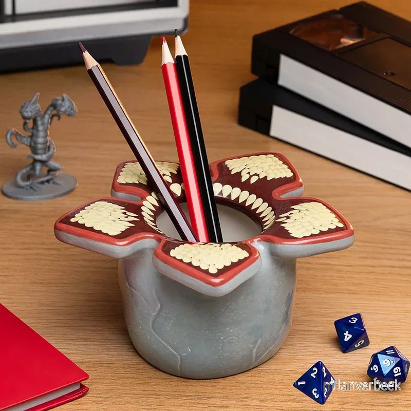 Demogorgon Pen Pot v:8841648
